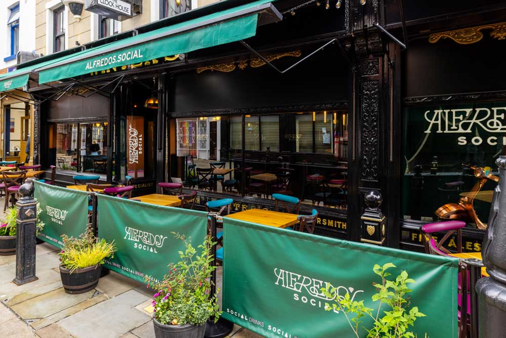 Book a table in stockport for pizza